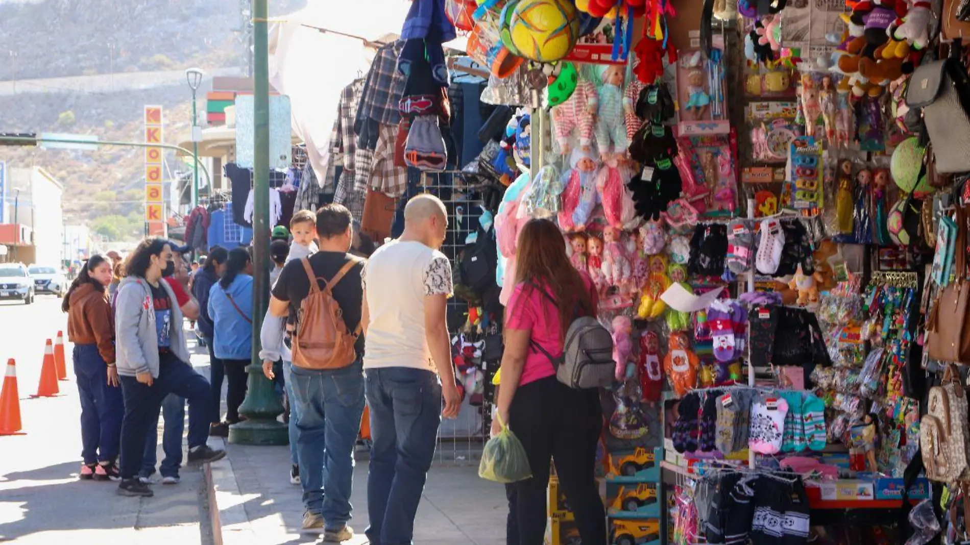 Compras navideñas Centro gente comercios